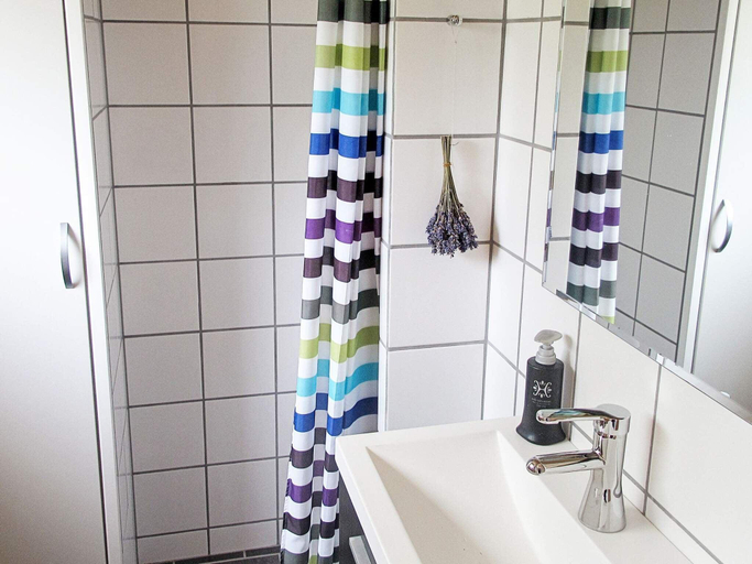 Bathroom 3, 4 star holiday home in Dannemare, Lolland