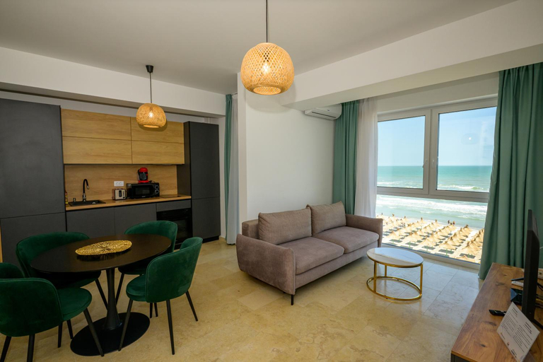 Others 5, Azzurro Beachfront - Prima linie la MARE, Navodari
