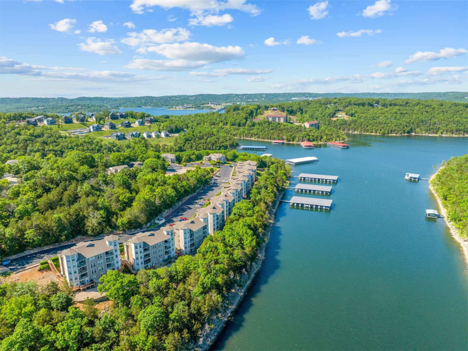 Aerial view, The Shoreline Suite 2bdr, Stone
