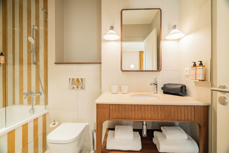 Bathroom 4, Hôtel Lepoussin, Alpes-Maritimes