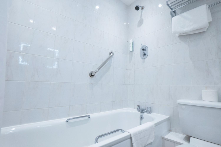 Bathroom, The Hickstead Hotel, West Sussex