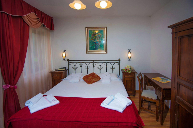 Bedroom 3, Albergo Le Macinaie - Monte Amiata                                              , Grosseto