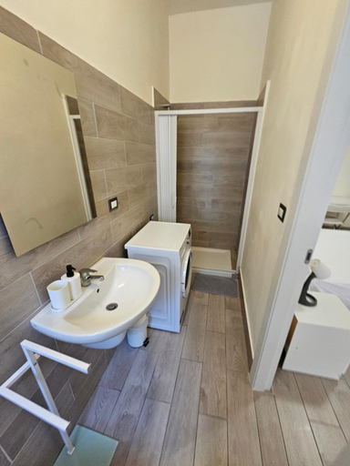 Bathroom 3, B&B PARCO 2 GIUGNO, Bari