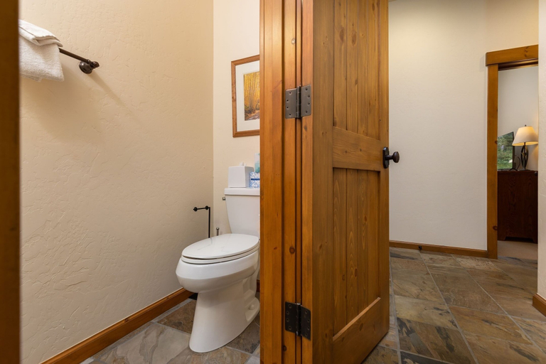 Bathroom 4, 43 Thackwell 3 Bedroom Condo, Summit