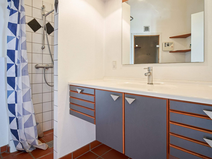 Bathroom 4, 4 stjernet sommerhus i Aakirkeby, Bornholm