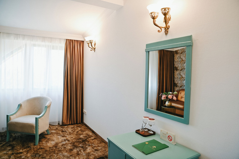 Living area 4, Hotel La Castel Iasi, Iasi