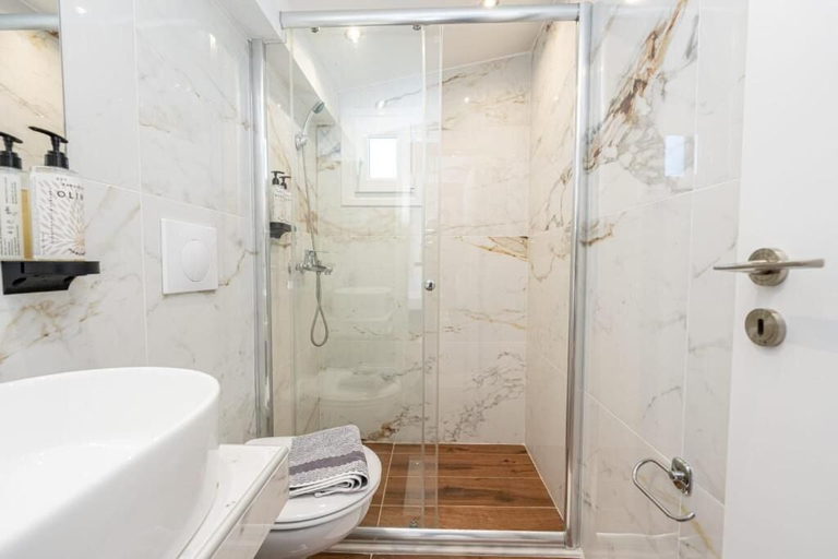 Bathroom 4, Sani Beverly Hills Luxury Villas, Central Macedonia