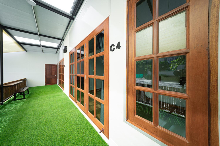Others 5, Sinai Rimtalay , Muang Rayong