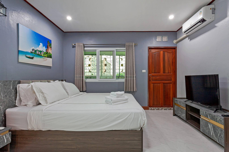 3, Large Spacious 3BR House at BTS ON NUT, Phra Khanong
