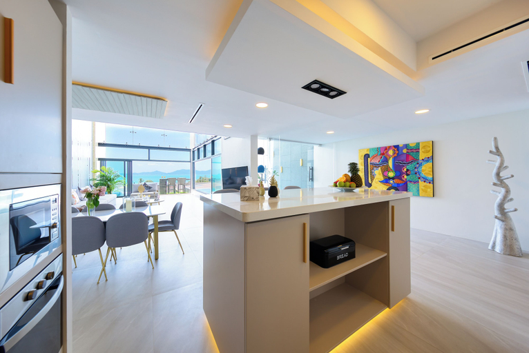Private kitchen 5, Massive 4 Bedroom with Cinema & Gym, Ko Samui