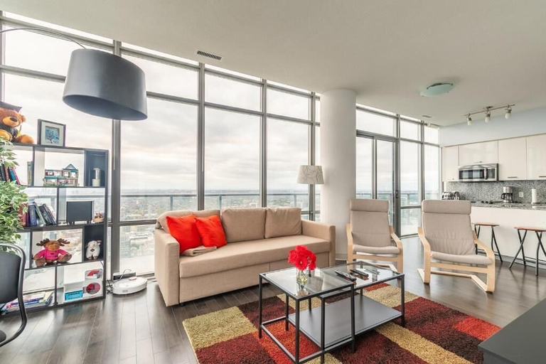 Living area 5, City Explorer Suites, Toronto