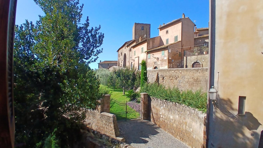 Others 2, Il Bagolaro, Viterbo