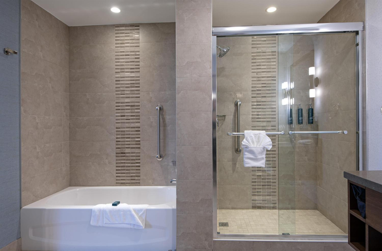 Bathroom 5, Doubletree by Hilton West Edmonton, Division No. 11