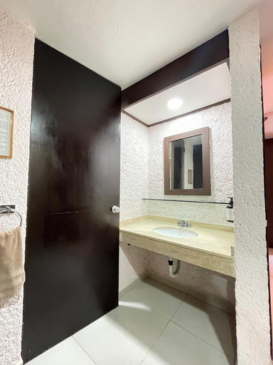 Bathroom, Hotel de Cuautla, Cuautla