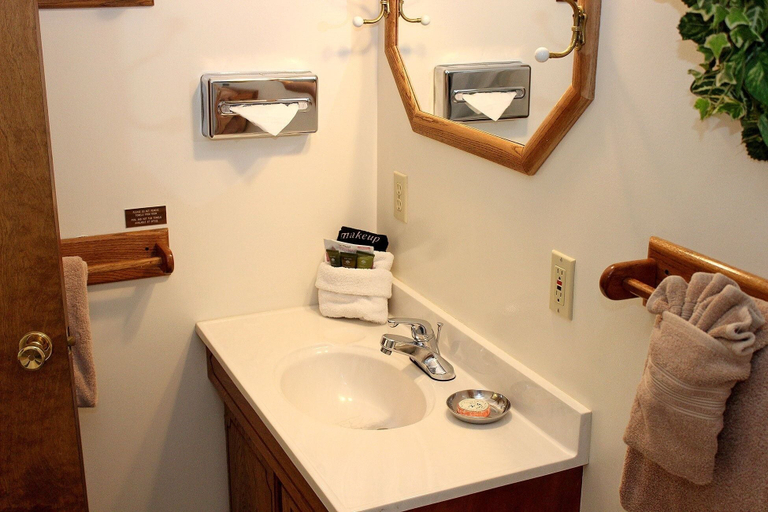 Bathroom 3, Sunnyside Knoll: 3 1 Bedroom Studio, Larimer