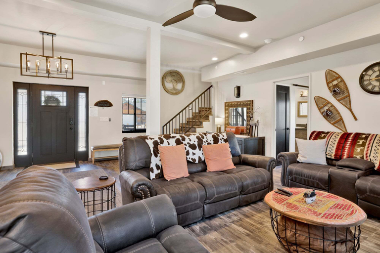 Living area 4, 2572-golden Bear at Shay Meadows, San Bernardino