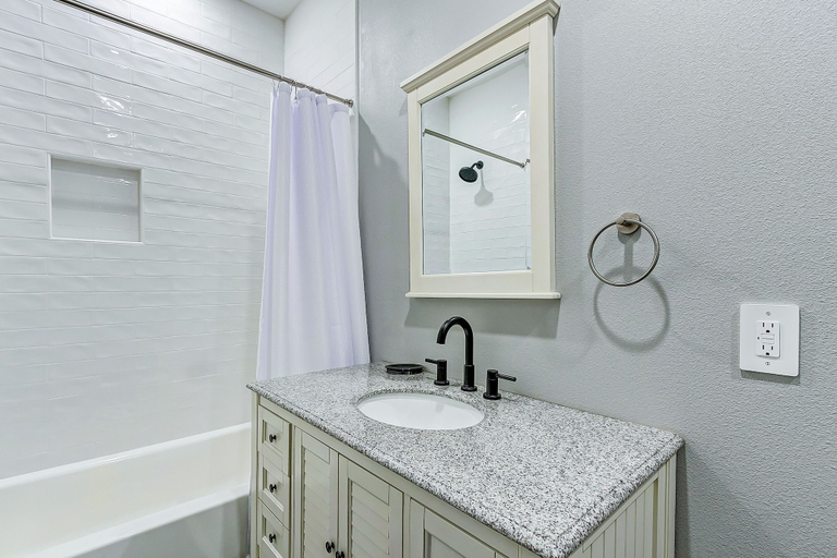 Bathroom 2, Life's A Beach 3 Bedroom Home, Galveston