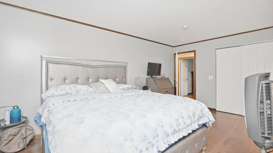 Room 4, Rochester Lakeview 4br With Firepit Sleeps 6 4 Bedroom Home, Monroe