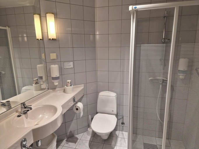 Others 2, Haukeland Hotell, Bergen