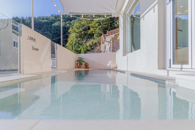 Sport & Beauty, Tongyeong Geudaeagaedrim Dokchae Poolvilla, Tongyeong