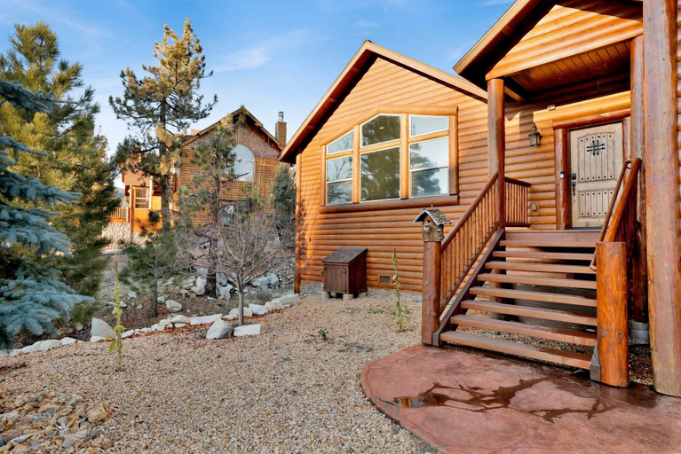 Exterior detail, Morning Star Retreat #2602, San Bernardino