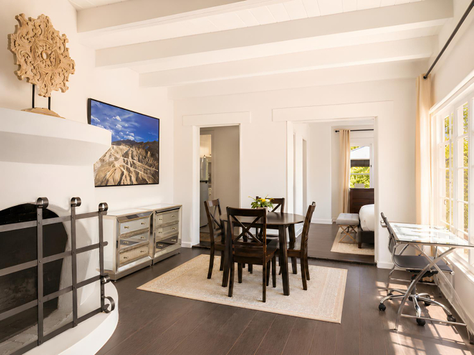 Others 5, Gloria Palm Springs, Riverside