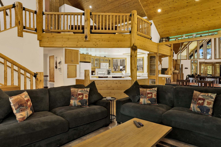 Living area 2, 2597-the Village Timber Lodge, San Bernardino