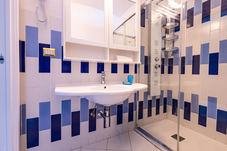 Bathroom 4, Villaggio La Maree, Salerno