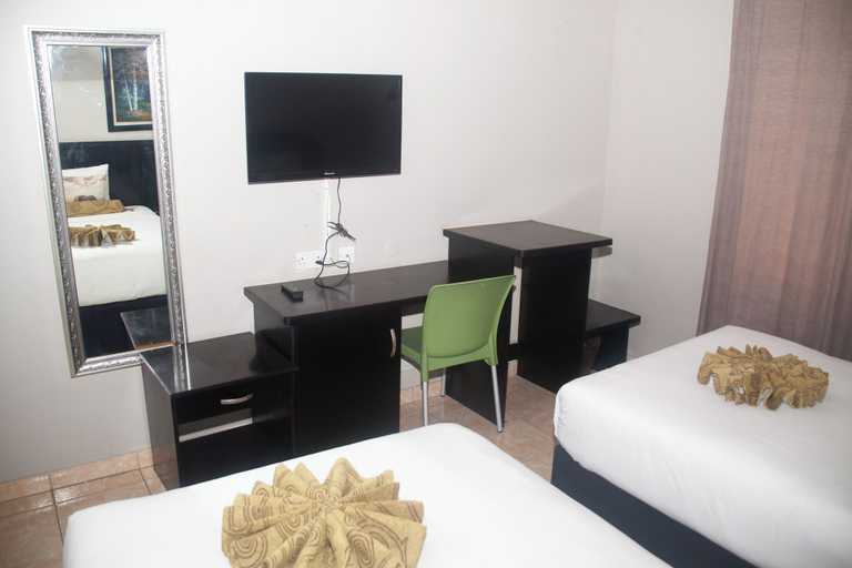 Others 4, KESSAS CHALETS, Ngamiland East
