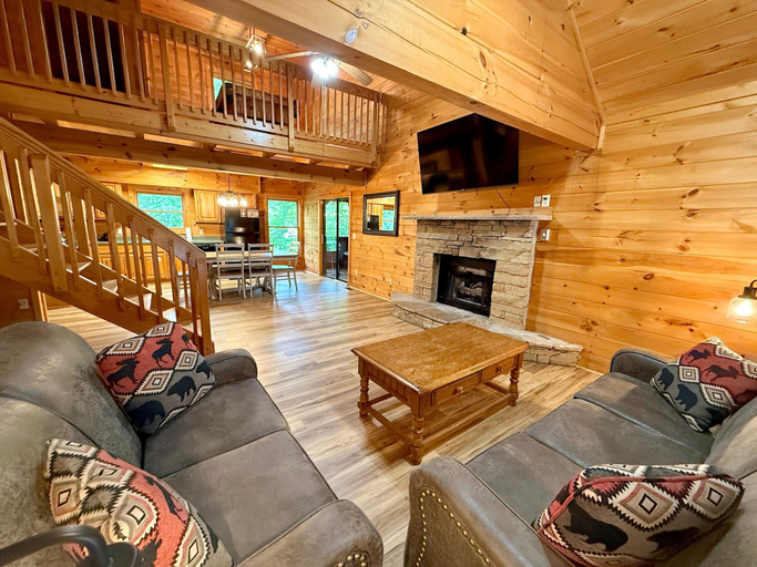 Living area 3, Silver Maple Summit 2 Bedroom Cabin, Sevier