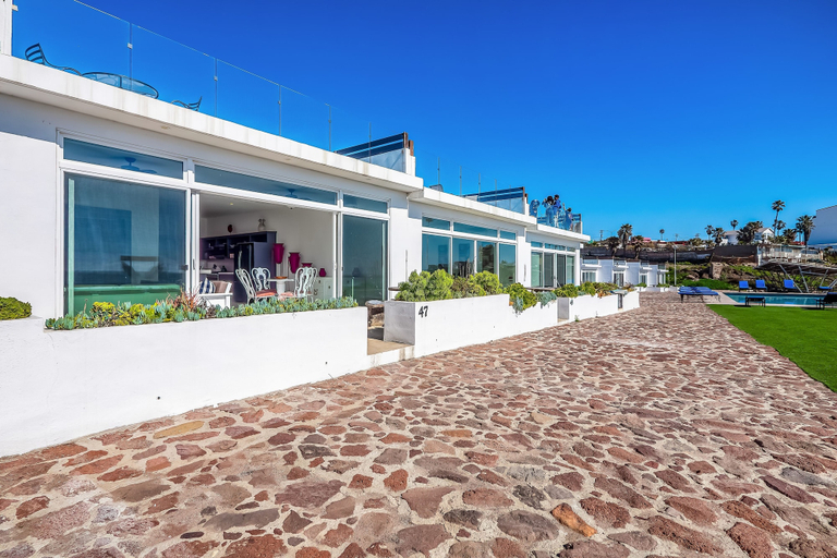 Outdoor dining 3, Cheerful Dog-friendly Villa With Beach Views, Outdoor Pool, Private Patio, & AC, Tijuana