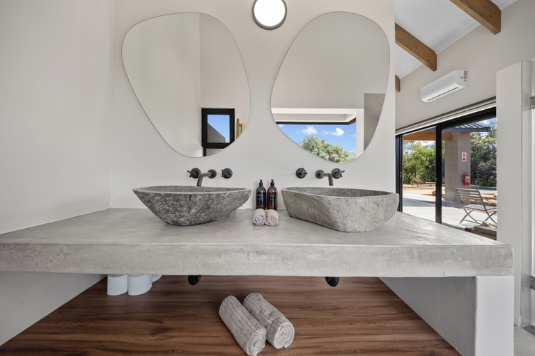 Bathroom 3, Kimbilia Luxury Villa, Mopani