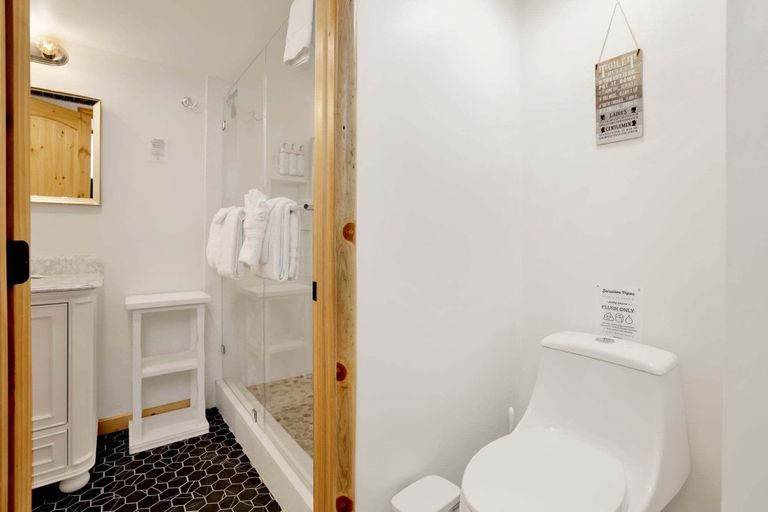Bathroom 5, Ours De Ski Chateau, San Bernardino