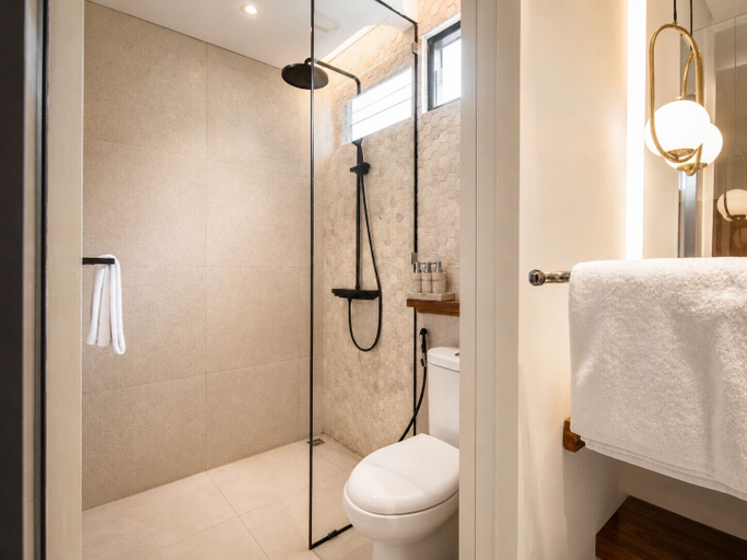 Exterior 3, Chic 4-br Villa in Seminyak, Beach 10 Mins, Badung