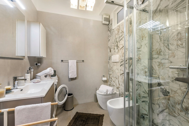 Bathroom, Casa Amorosa Town Center With Terrace and A/C, Savona