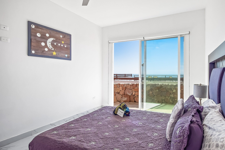 Room 5, Dog-friendly Home With Heated Pool, Hot Tub, Partial Ocean Views, & Balcony, Tijuana