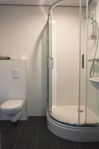 Bathroom 4, Hotel Wander, Wageningen