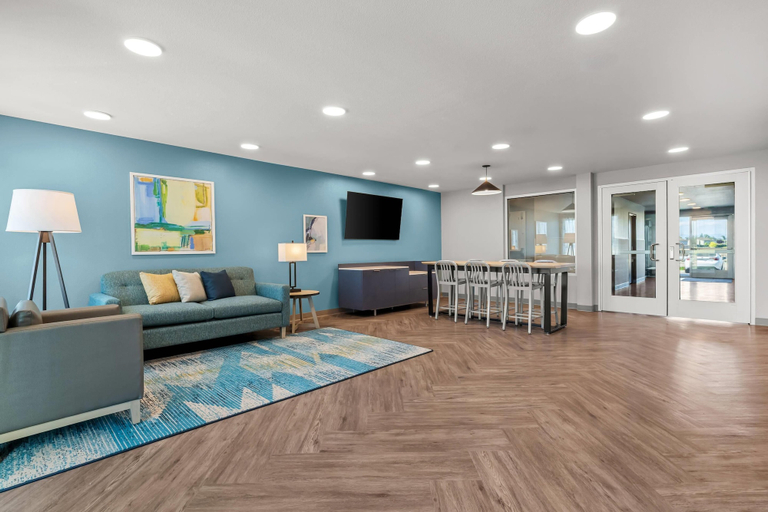 Lobby 2, Woodspring Suites Manteca - Stockton South, San Joaquin