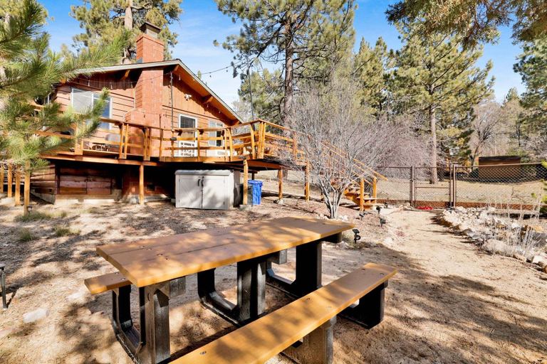 Outdoor dining 4, 2609- Sweet Dreams Cabin, San Bernardino
