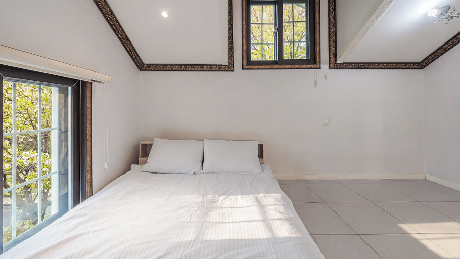 Bedroom 2, Gapyeong Hue 910 Pension, Gapyeong