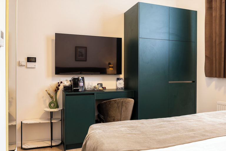Room 2, Gemstay, Antwerpen