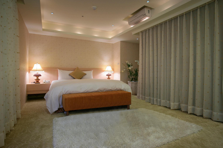 Bedroom 2, Taichung Fengjia In One City Inn, Taichung