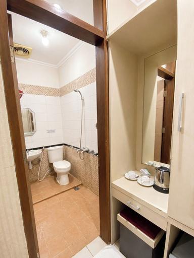 Bathroom 3, Scarlet Hotel Stasiun Bandung, Bandung