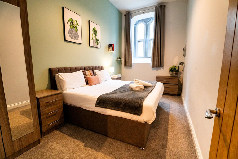 Bedroom 2, Chapel Retreat | King Bed | Central Swansea, Swansea