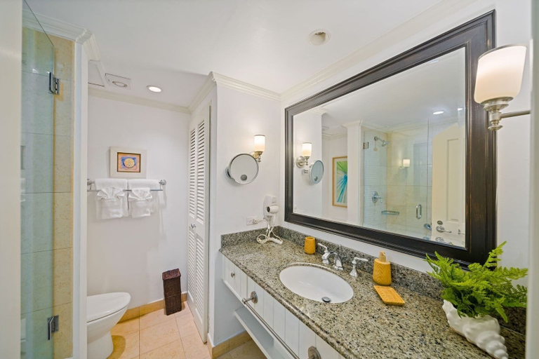 Bathroom 5, Glitter Bay Estate 112 2 Bedroom Apts