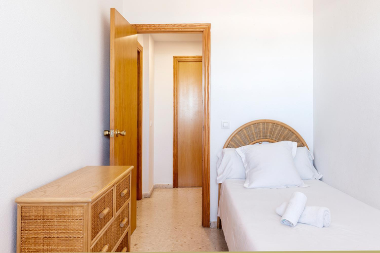 Bedroom 3, Sea You Apartamentos Valencia Port Saplaya, Valencia