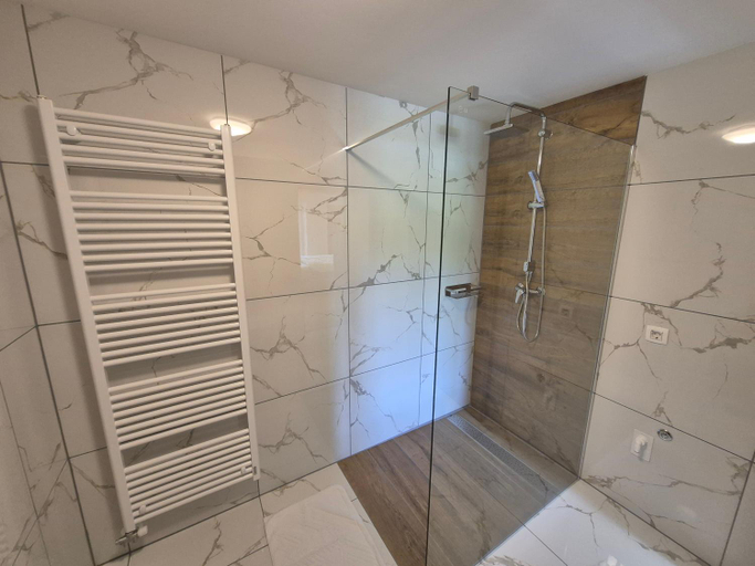 Bathroom 3, Apartma Markelj, Radovljica