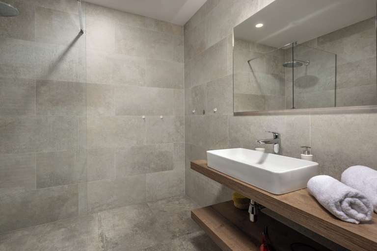 Bathroom 3, Luxury Pool & Spa Villa Miracle, Brtonigla