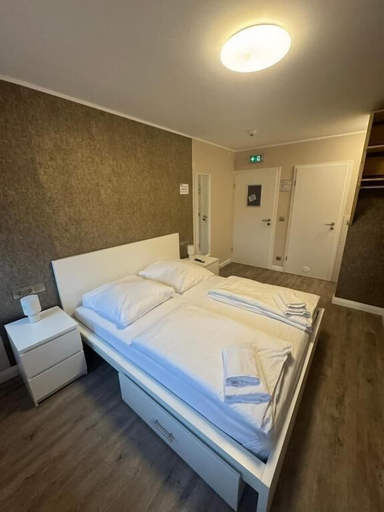 Room 5, Suite-Pauli, Hamburg
