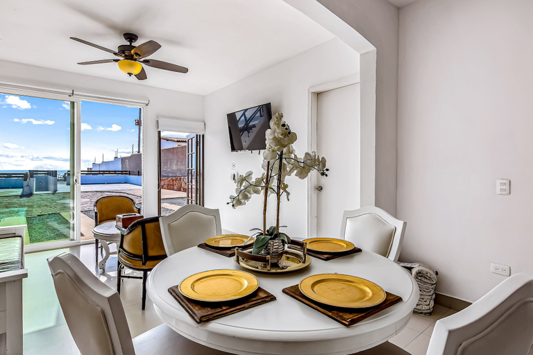 Dining 4, Dog-friendly Ocean-view Retreat With Pool Access Plus Rooftop Deck, AC, Tijuana